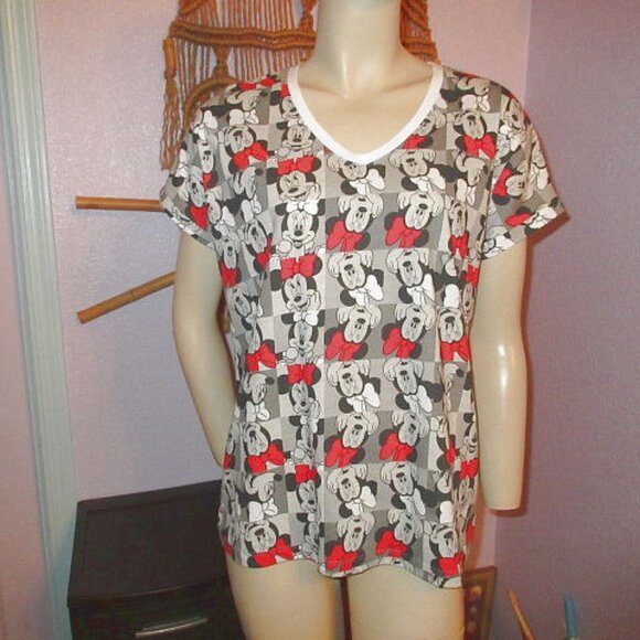 Disney Moody Minnie Mouse Ringer T-Shirt M Oversized V-Neck Short Sleeves NWT - Picture 1 of 10